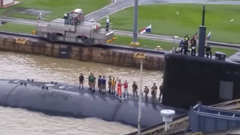 US Nuclear Submarine passes through Panama Canal